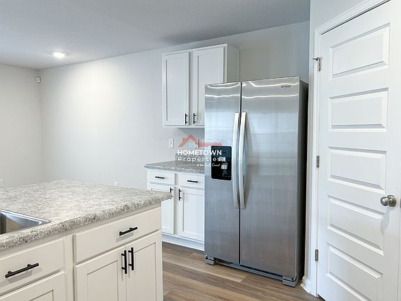 5th image of 4339 White Cedar Ct
