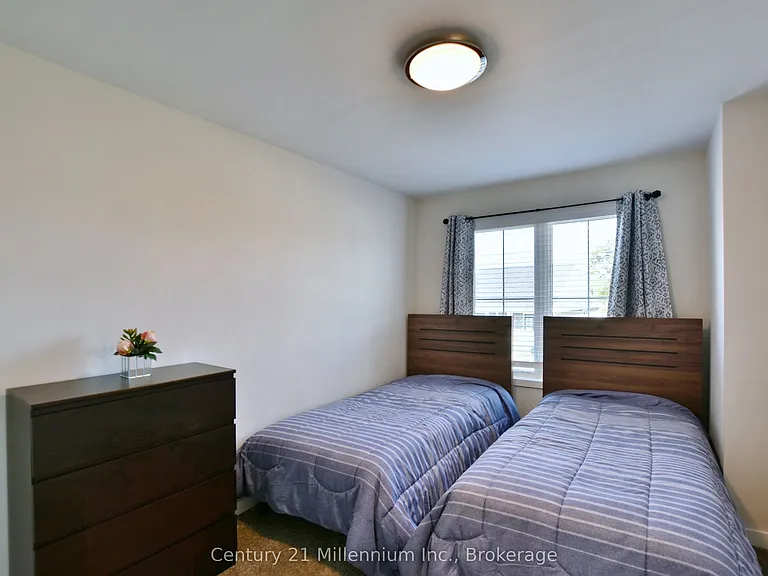 349 Yellow Birch Cres — Photo 39