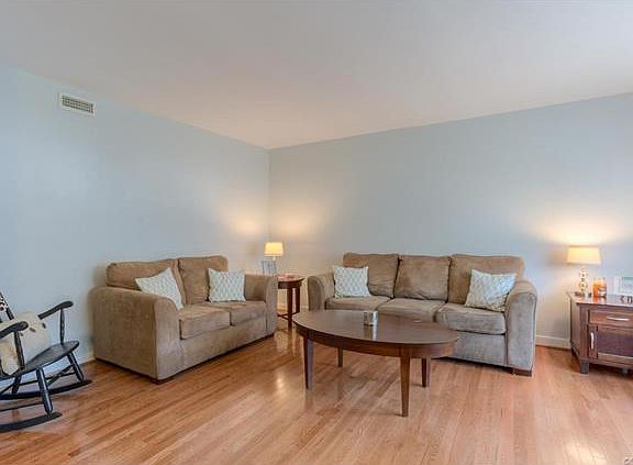 3rd image of 2243 Kingsbrook Dr #2243