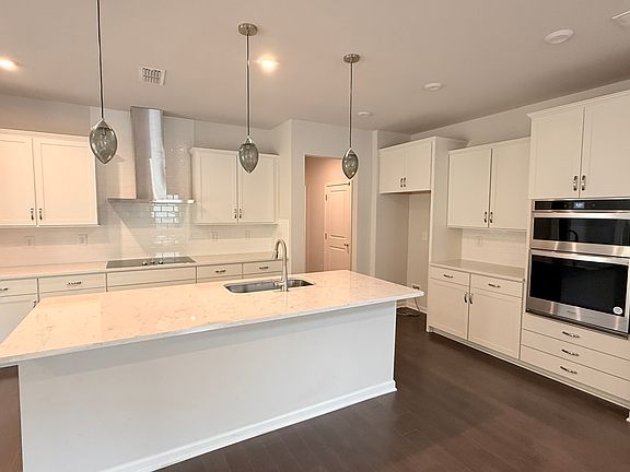 4th image of 230 Mackenzie Ct