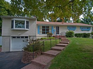 55 Community Rd, Bay Shore, NY 11706