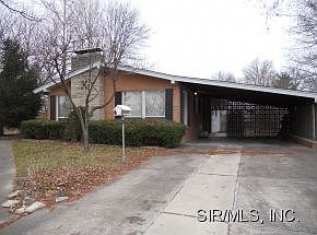 2nd image of 915 Robert Dr