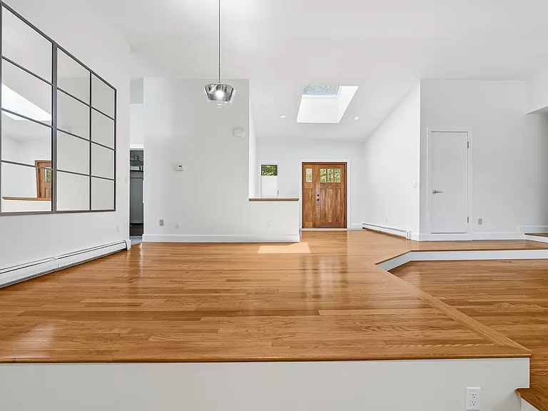 12 Wyeth Ct — Photo 5