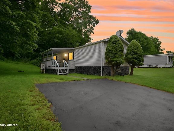 2nd image of 59 Willow Ln