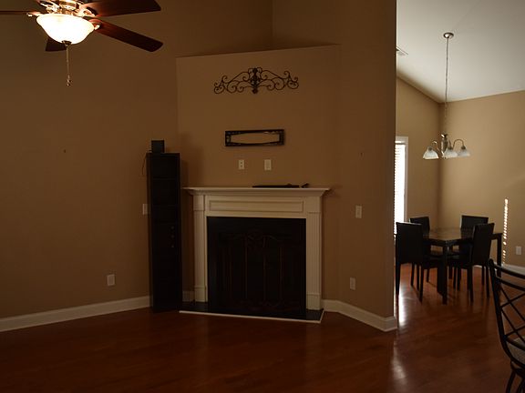 3rd image of 1909 Chavis Ct