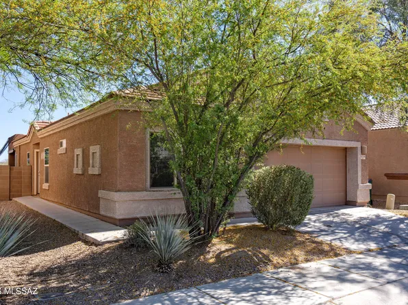 8758 N White Spruce Dr, Tucson, AZ 85743