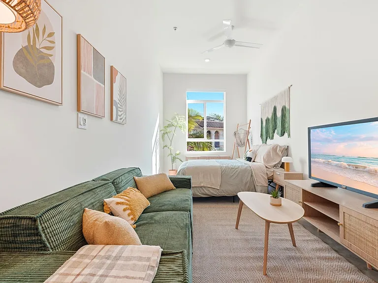Coral Designer Studio Community Living — Photo 11
