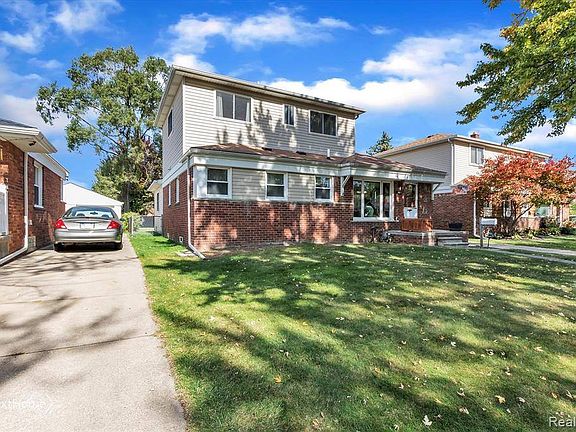 2nd image of 28170 N Clements Cir