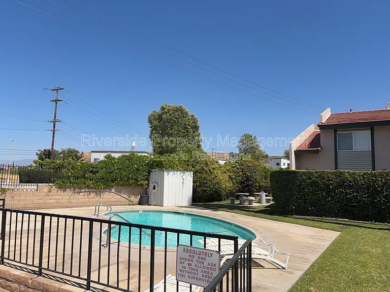 2255 Cahuilla St #105 — Photo 24