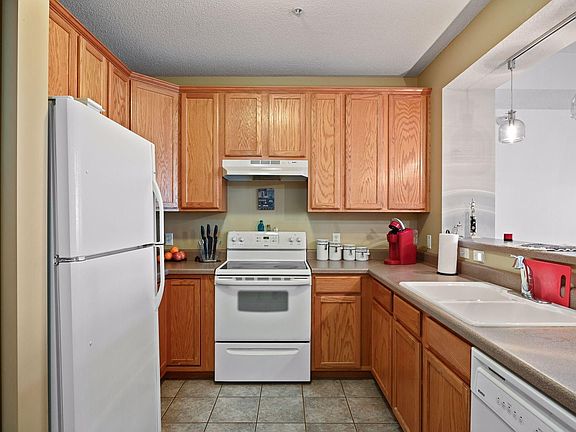 5th image of 560 2nd St N #304