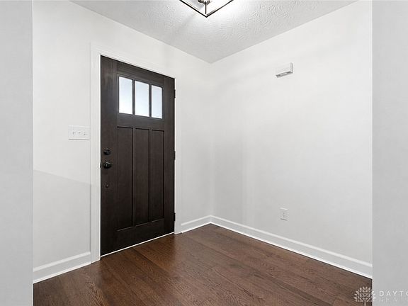 4th image of 31 Evergreen Ct