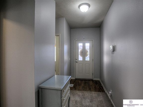 5th image of 9729 Valley View Dr