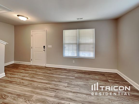 3rd image of 1115 Eastwood Dr