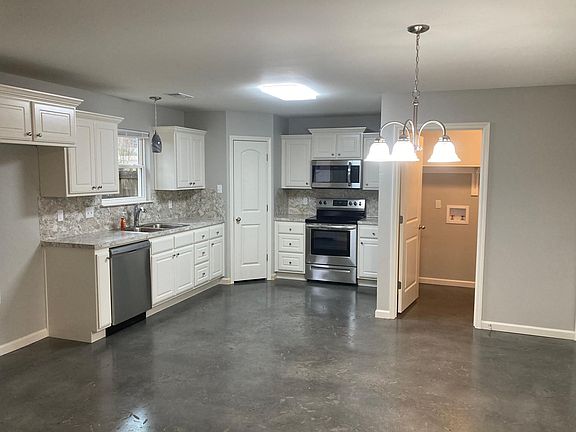 3rd image of 7045 Amanda Dr
