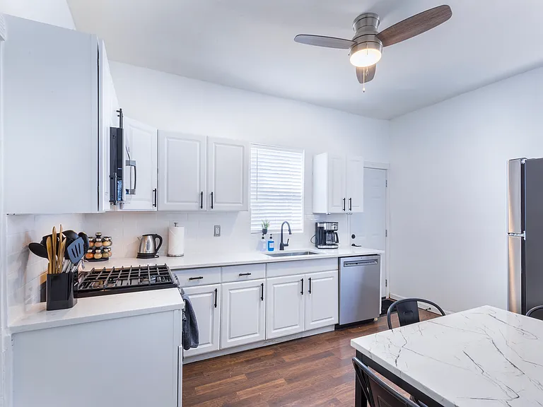 3261 Jasper Park — Photo 10
