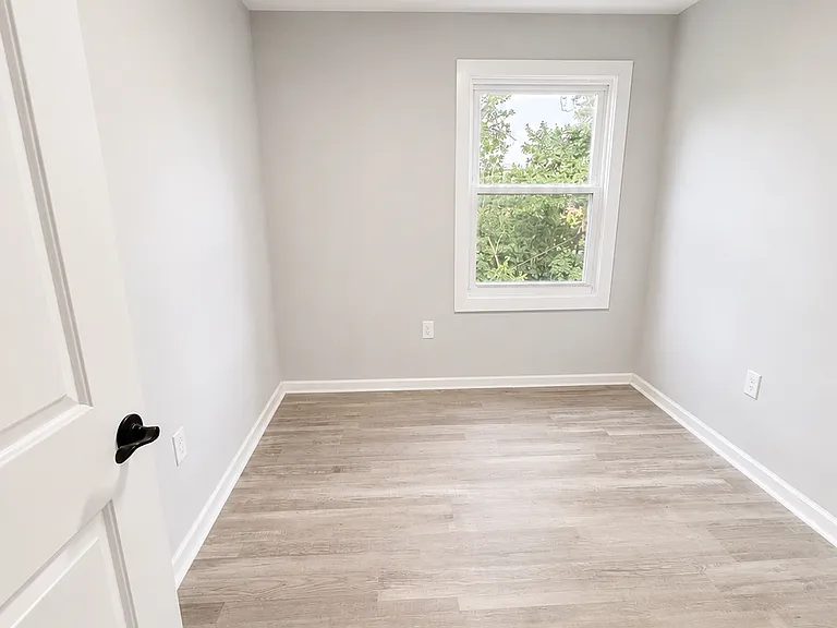 48 S 12th St #3 — Photo 9