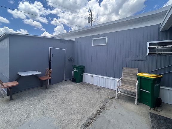 4th image of 3286 1st St