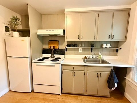 2nd image of 11 Spring St #4