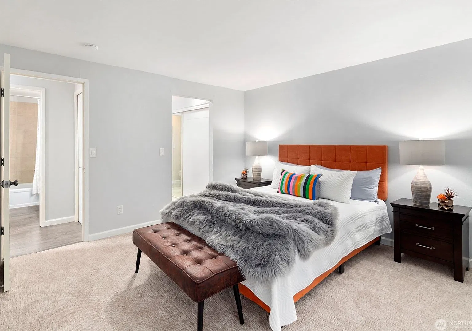 2 Bedroom Top-Floor Unit in Juanita — Photo 3