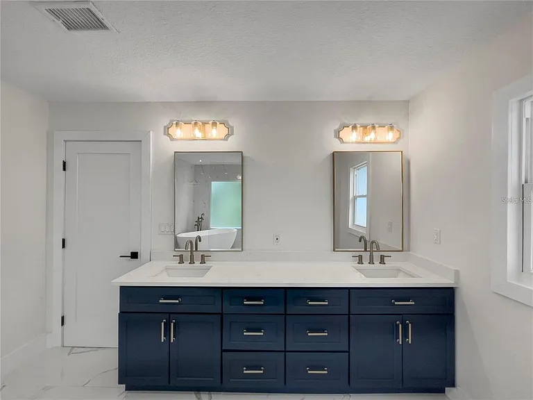 1368 Hibiscus Ave — Photo 24