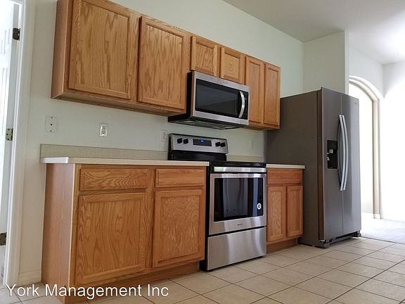 3rd image of 1279 Jeannin Dr