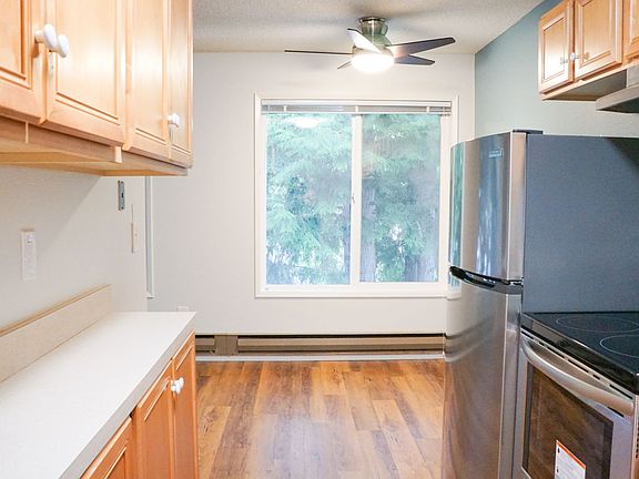 3rd image of 4030 SE Gladstone St #19