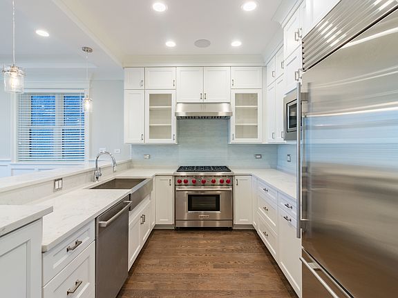 5th image of 2731 N Southport Ave #2