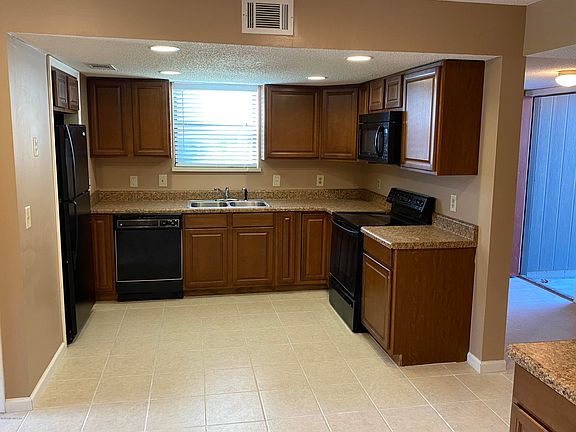 4th image of 5584 Greatpine Ln S