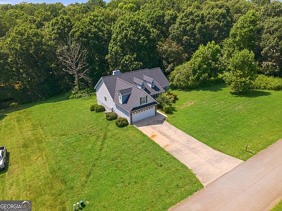 2nd image of 208 Stonington Dr