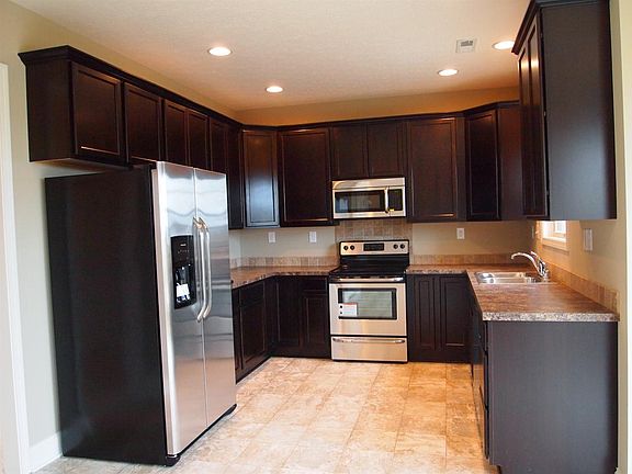 2nd image of 4632 Larkhill Ln