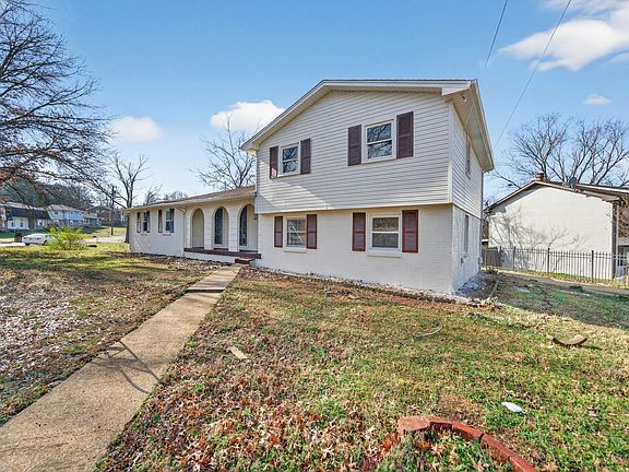 4th image of 2909 Moss Spring Dr
