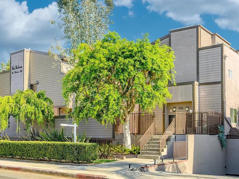 1116 E Palmer Ave #5