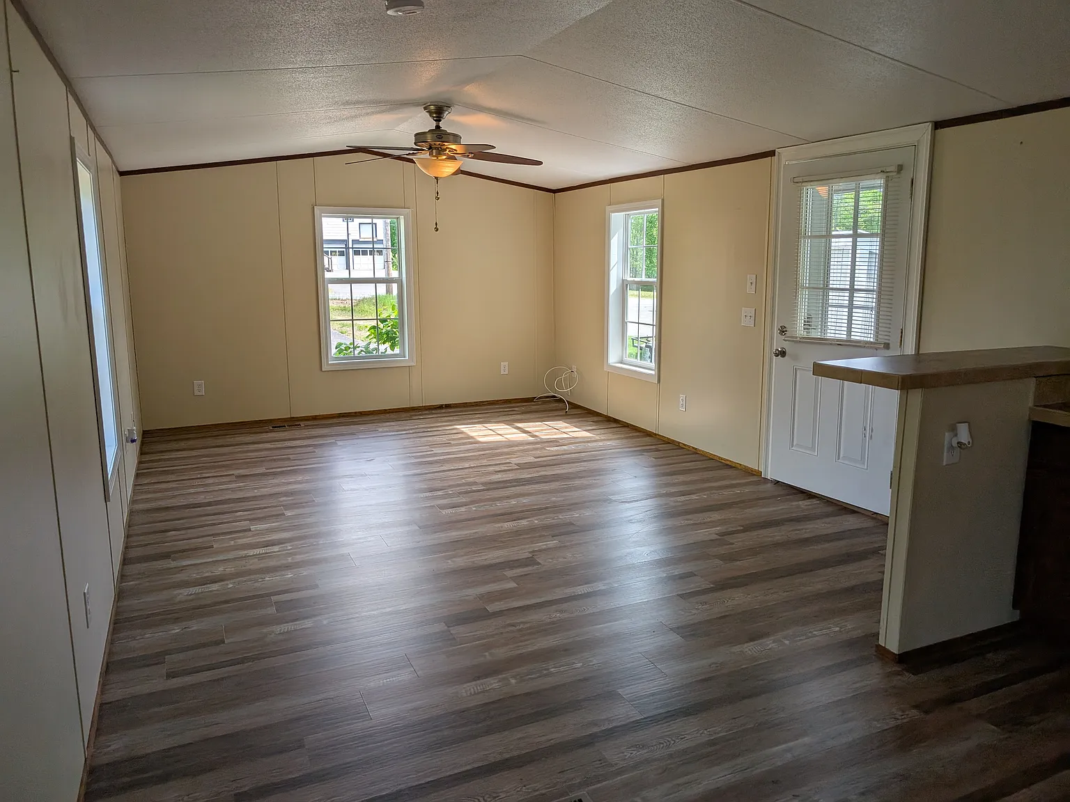 2 bed, 980 sqft, $1,675 — Photo 3