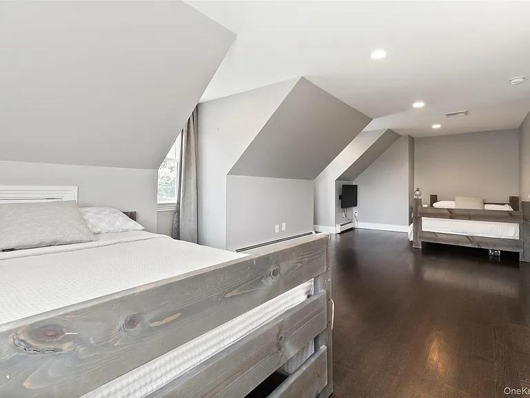 20 Primrose St — Photo 15