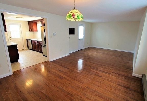 3rd image of 27 Fallon Ct #27