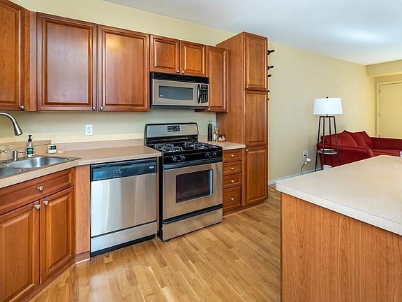 3rd image of 1800 Graham Ave Unit 327
