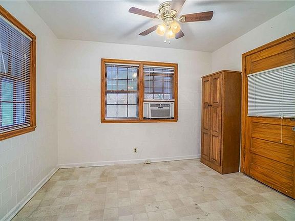 3rd image of 4637 Waverly Ave