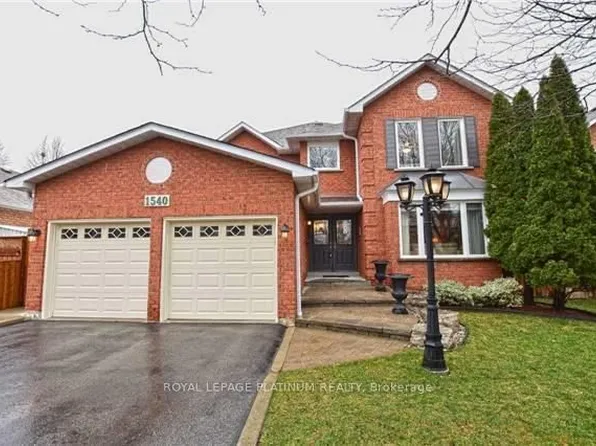 1540 Manorbrook Ct, Mississauga, ON L5M 4A8
