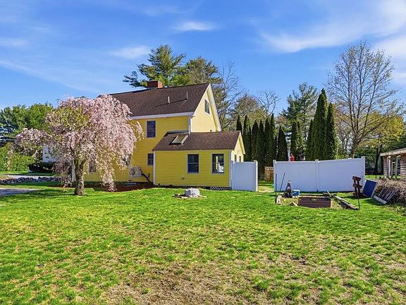 3rd image of 397 Concord Rd