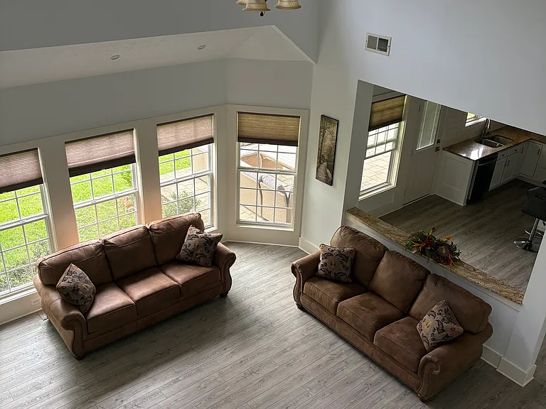 413 Courchelle Dr — Photo 5