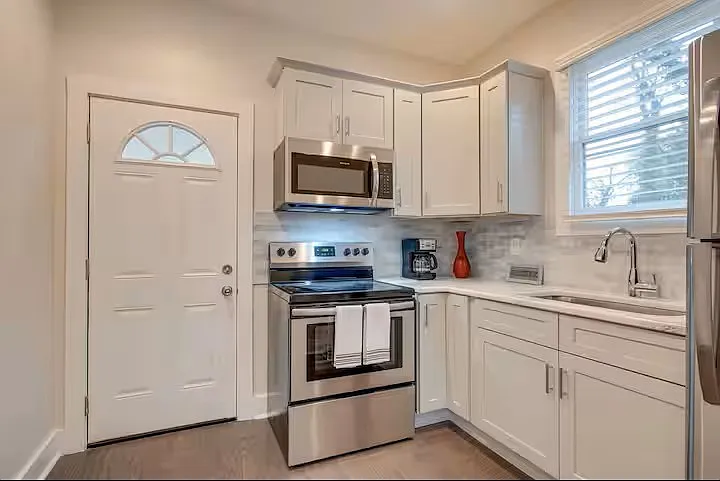 2208 White Ave — Photo 6