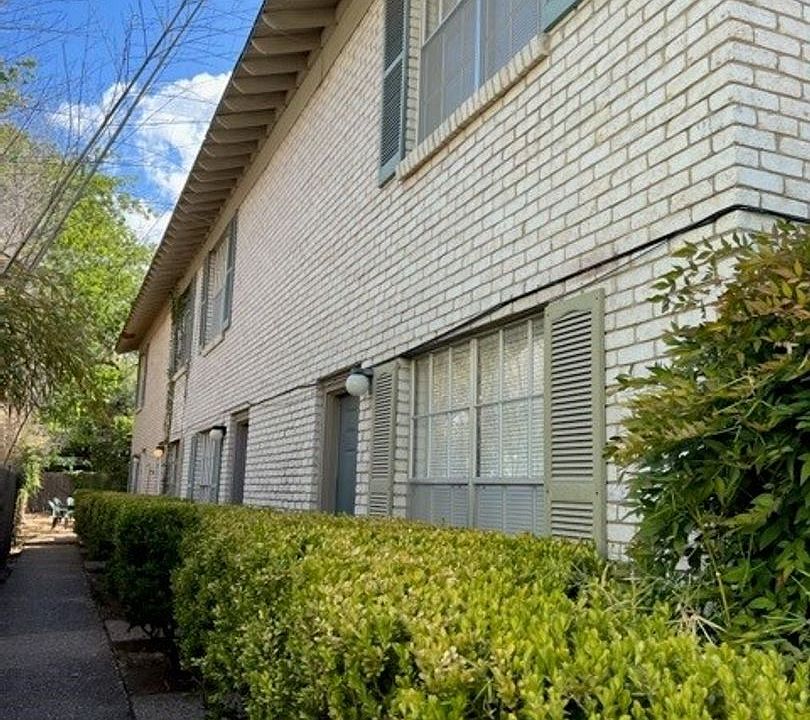 1st image of 410 Park Ln APT 103