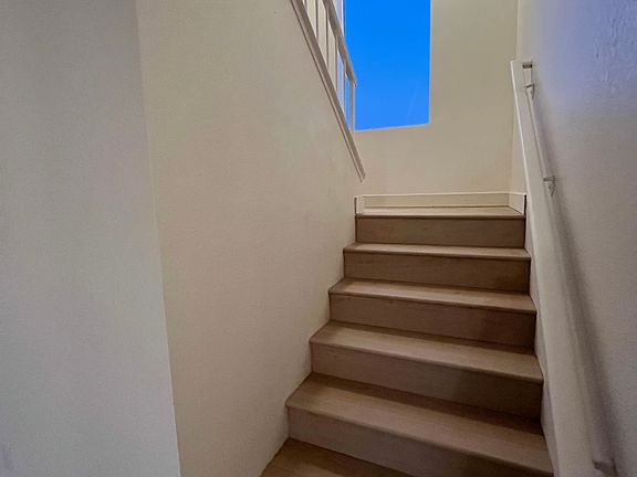 4th image of 425 Cotta Ct