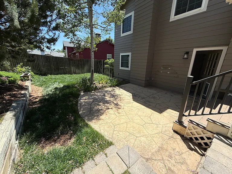 579 W Arrowhead St — Photo 32