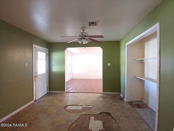 4th image of 216 Jeanette Dr