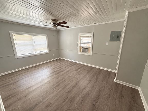 4th image of 8165 Gum St