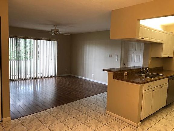3rd image of 2516 SE Anchorage Cv APT G-1
