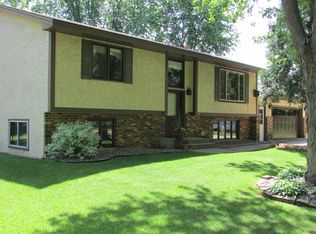 4224 Edgemont St, Vadnais Heights, MN 55127