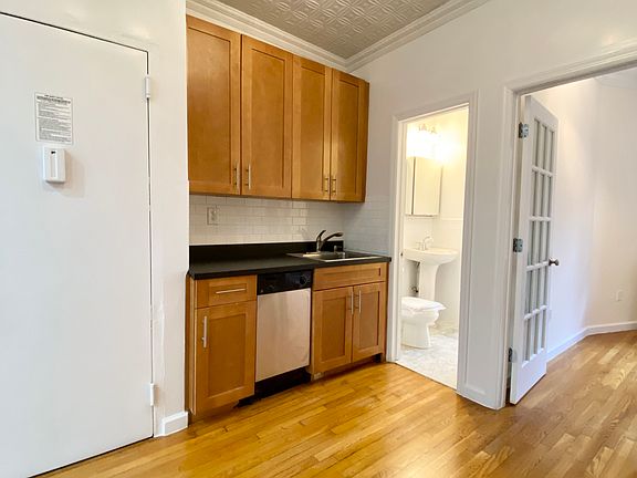 3rd image of 517 E 82nd St APT 5C