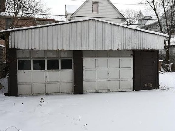 2nd image of 555 E 102nd St